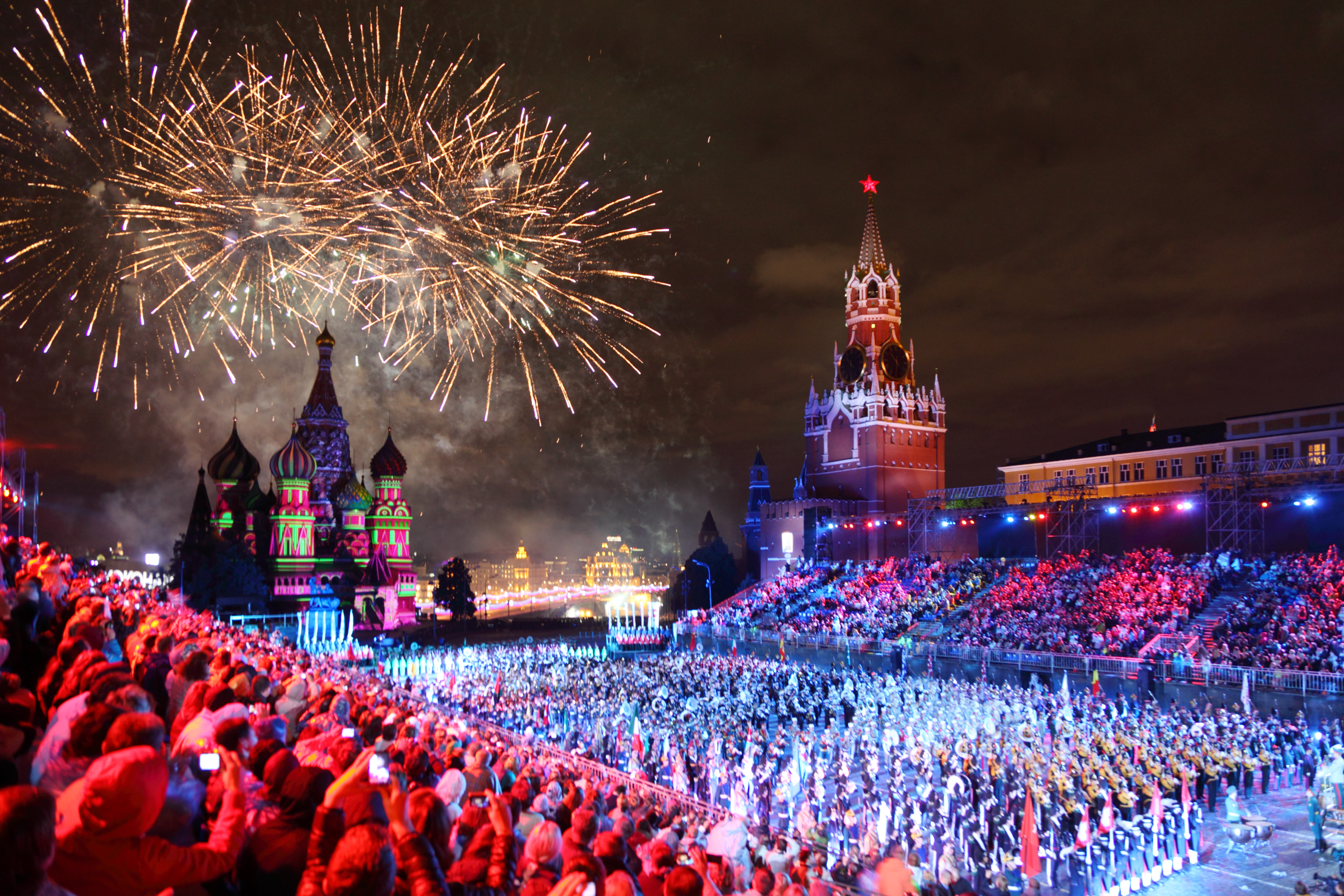 спасская башня, 2015, москва, красная площадь, афиша, открытие, фестиваль, салют, оркестр,
